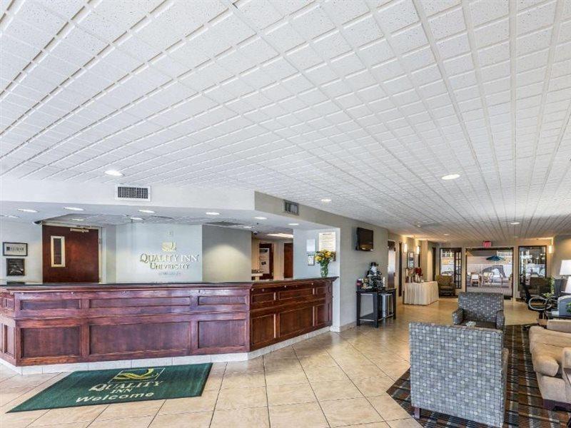 Hotel Quality Lansing