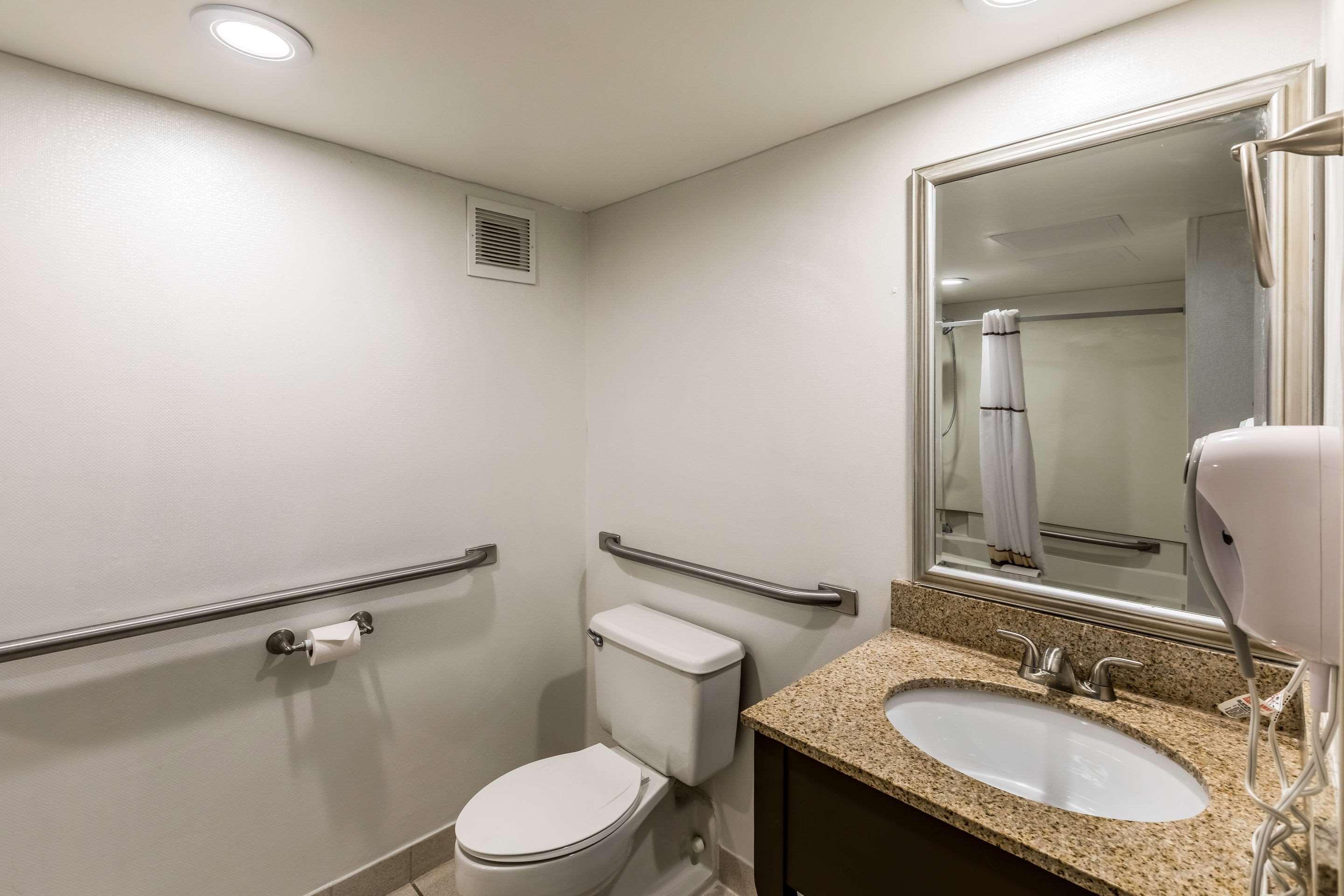 Quality Hotel Lansing